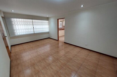 Dpto en Calle Brahms 1xx